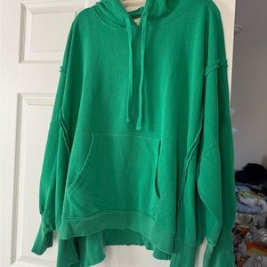 Free People hooded Camden sweatshirt in gorgeous green!